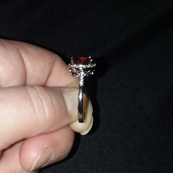 Pretty! Red Oval CZ Ring size 10- New w/out Tag🌷 - Picture 5 of 6